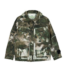 Load image into Gallery viewer, Cp Company Tracery La Mille Watchviewer Goggle Jacket In Ivy Green
