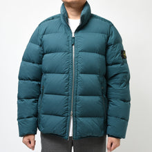 Load image into Gallery viewer, Stone Island Seamless Tunnel Nylon Down-Tc Coat Green
