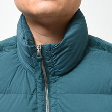 Load image into Gallery viewer, Stone Island Seamless Tunnel Nylon Down-Tc Coat Green
