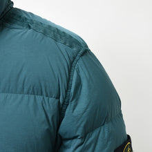 Load image into Gallery viewer, Stone Island Seamless Tunnel Nylon Down-Tc Coat Green
