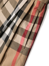 Load image into Gallery viewer, Junior Burberry Girls Check Cotton Shorts In Beige
