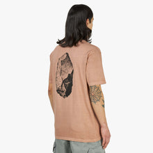 Load image into Gallery viewer, CP Company Jersey 24/1 Rock Graphic T-Shirt in Rose
