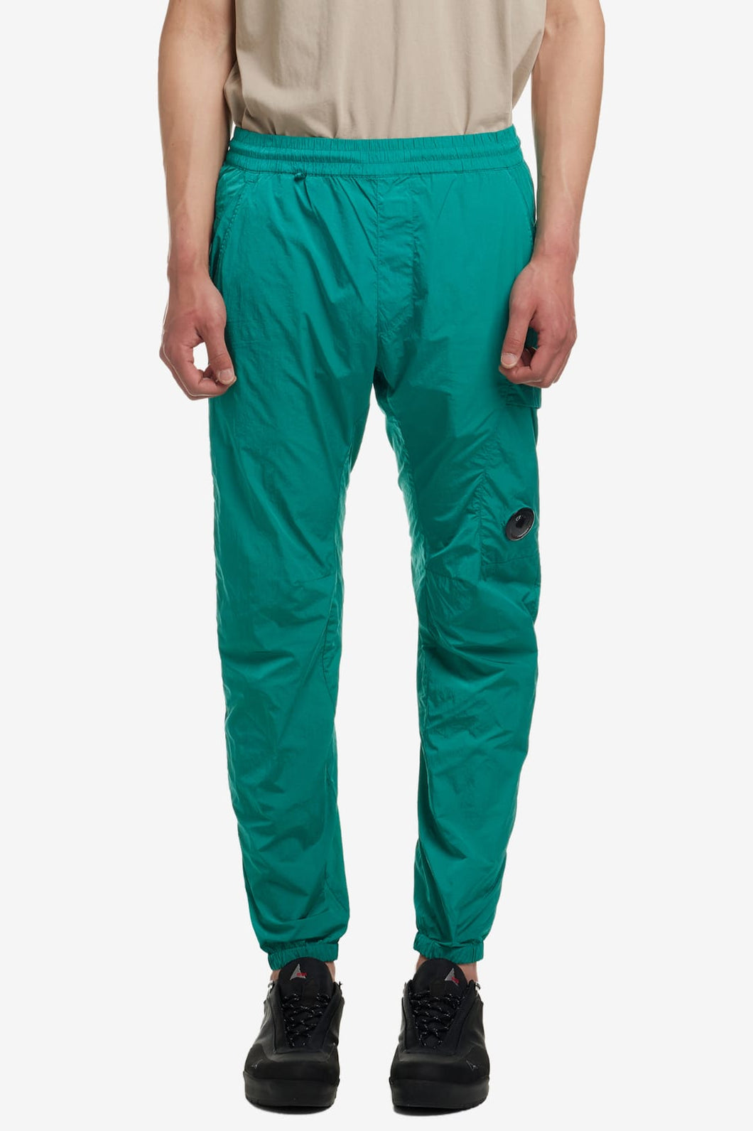 Cp Company Chrome-R Cargo Pants In Frosty Green