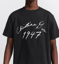 Load image into Gallery viewer, Dior 1947 Handwritten Relaxed Fit T-Shirt In Black
