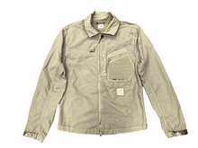 Load image into Gallery viewer, Cp Company Metropolis Series Flatt Nylon Overshirt in Seneca Rock
