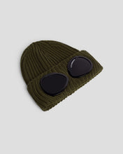 Load image into Gallery viewer, Junior Cp Company Merino Wool Goggle Beanie In Ivy Green
