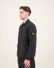 Load image into Gallery viewer, Stone Island Nylon Metal Overshirt Econyl In Black
